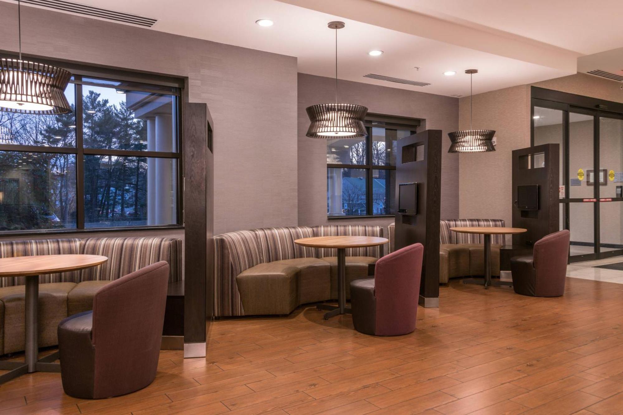 Courtyard By Marriott Newark-University Of Delaware Ngoại thất bức ảnh