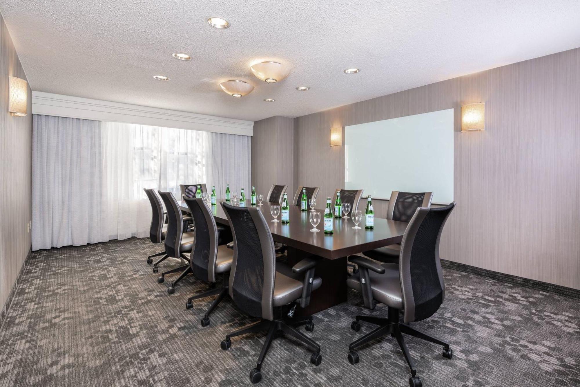 Courtyard By Marriott Newark-University Of Delaware Ngoại thất bức ảnh
