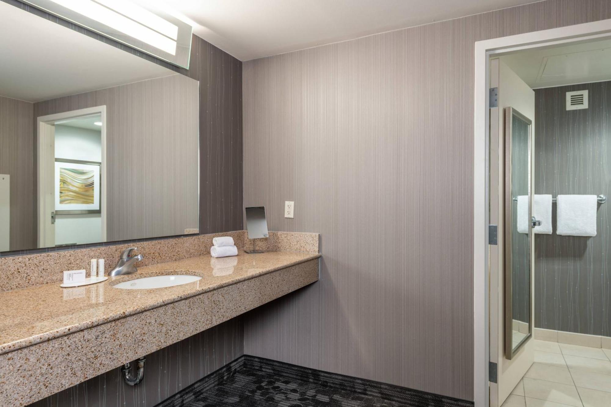 Courtyard By Marriott Newark-University Of Delaware Ngoại thất bức ảnh