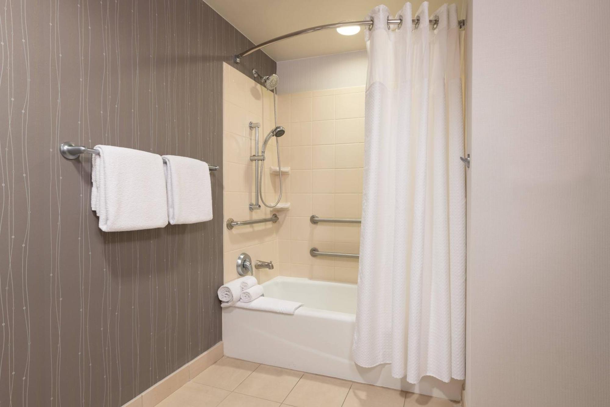Courtyard By Marriott Newark-University Of Delaware Ngoại thất bức ảnh