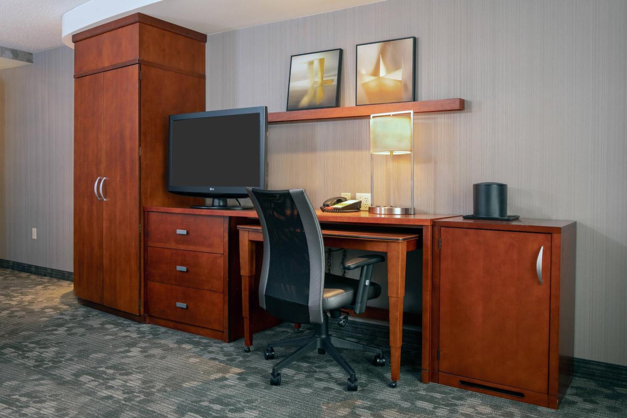 Courtyard By Marriott Newark-University Of Delaware Ngoại thất bức ảnh